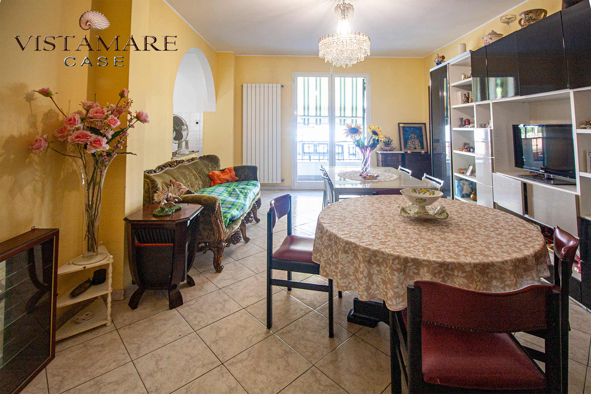 Rif. 358 – SANREMO – TRILOCALE CENTRALE CON INGRESSO INDIPENDENTE